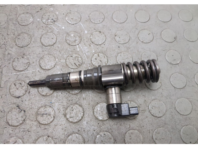 Форсунка топливная Volkswagen Passat 6 2005-2010 03G130073S