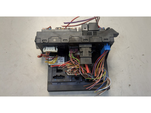 Блок предохранителей  Mercedes CLS C219 2004-2010      2115457301   