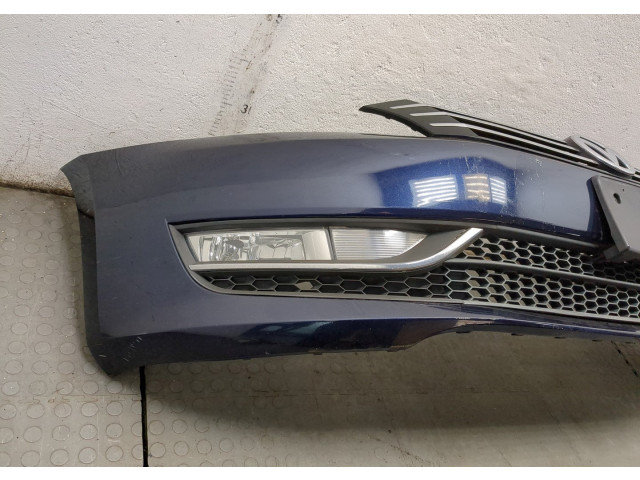 Решетка радиатора  Volkswagen Passat 7 2010-2019 Америка          561853651