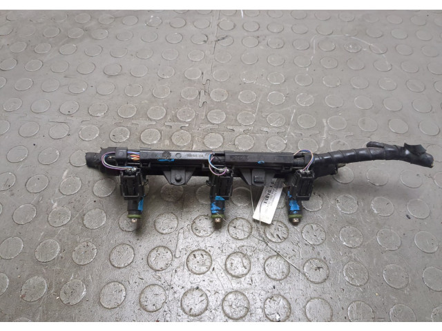 Форсунка топливная Skoda Fabia 2007-2014