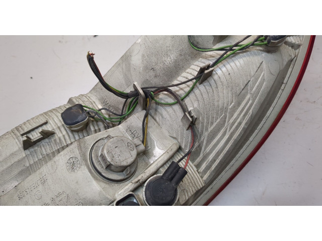 Задний фонарь          