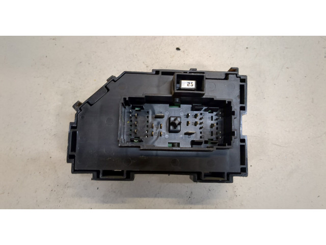 Блок предохранителей Chevrolet Tahoe 2006-2014