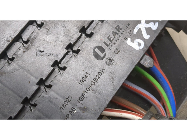 Блок предохранителей  Ford Kuga 2012-2016          