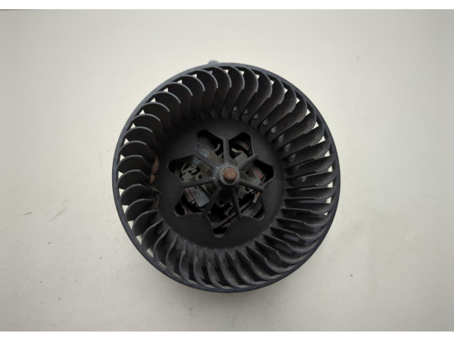 Моторчик печки Skoda Octavia (A5) 2004-2013