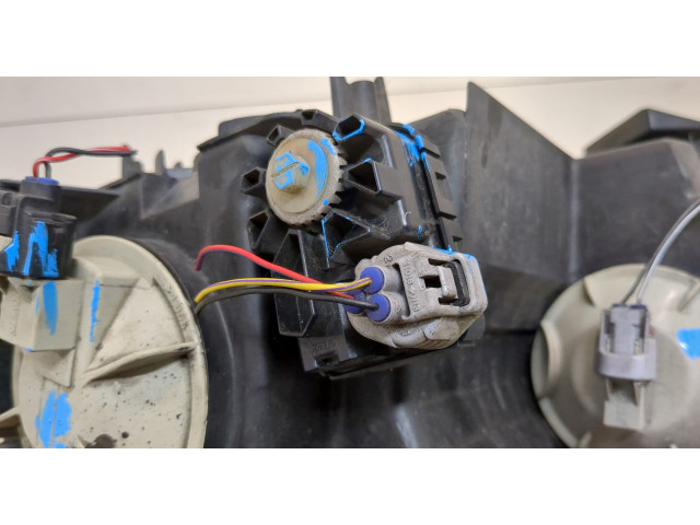 Фара передняя  Mitsubishi Grandis правая 