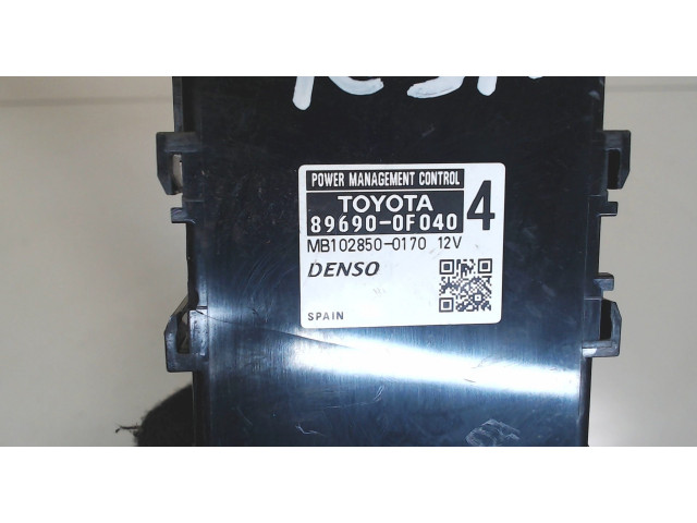 Блок комфорта  Toyota Verso 2009-2018      896900f040   