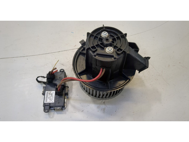 Моторчик печки  Mercedes C W204 2007-2013          