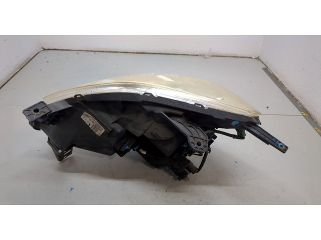 Фара передняя Honda CR-V 2001-2006 правая