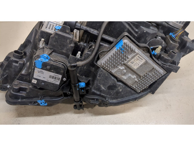 Фара передняя  Volvo S90 2016-2020 правая 