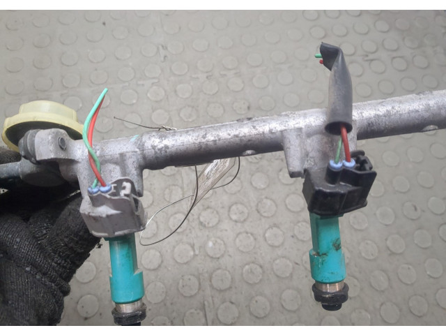 Форсунка топливная  Pontiac Vibe 2 2008-2010    19185447, 19185449     