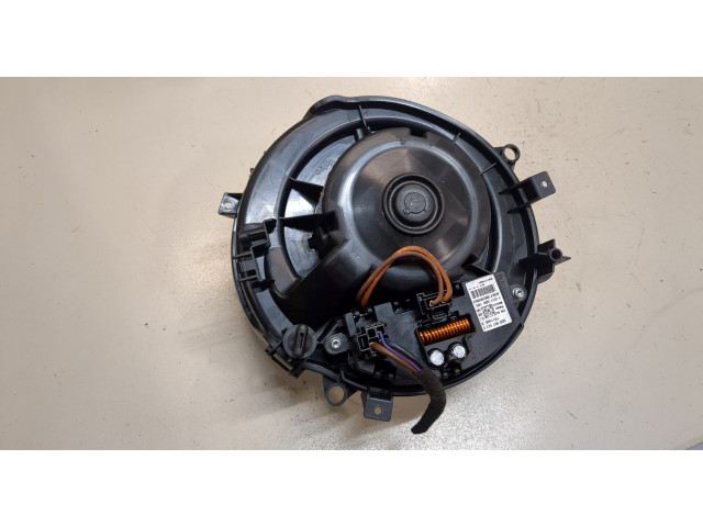 Моторчик печки Skoda Octavia (A7) 2013-2017