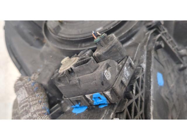 Фара передняя Toyota Prius 2003-2009 правая