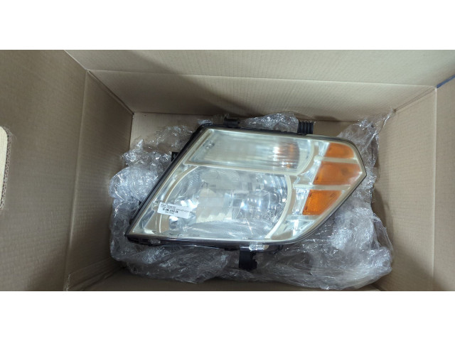 Фара передняя Nissan Pathfinder 2004-2014 левая