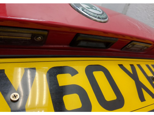 Замок багажника  Skoda Fabia 2007-2014       