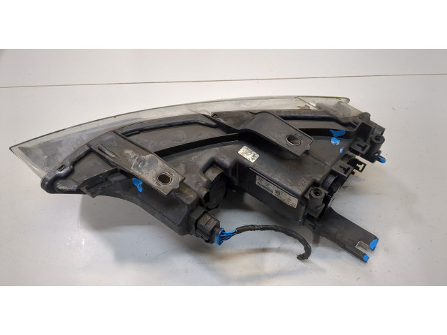 Фара передняя Audi Q3 2011-2014 правая