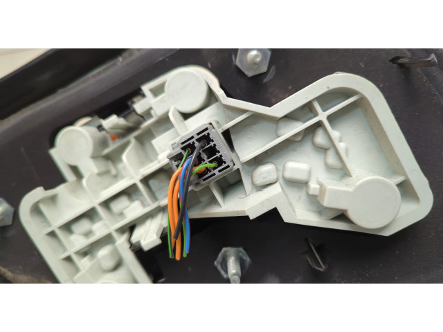 Задний фонарь          