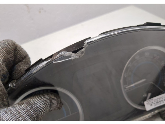 Панель приборов  Toyota Auris E18 2012-            