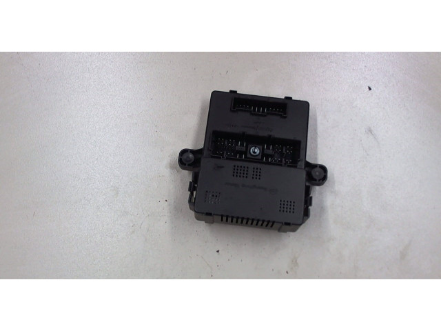 Блок реле SsangYong Rodius 2004-2013 82320-21030 2.7