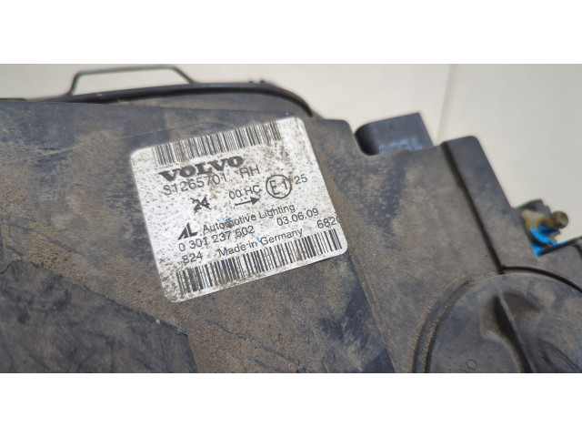 Фара передняя  Volvo V50 2004-2012 правая 