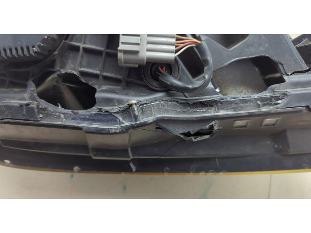 Фара передняя Infiniti QX56 2010-2013 левая