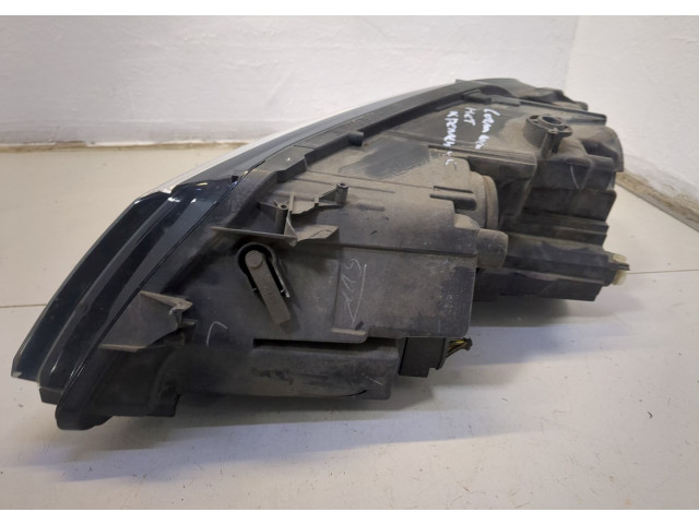 Фара передняя  Volkswagen Jetta 6 2010-2018 правая 