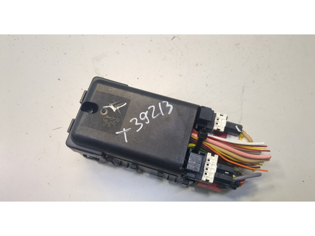 Блок предохранителей  Citroen DS4         2