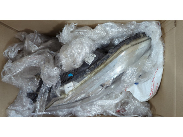 Фара передняя Volvo C70 2006-2009 левая