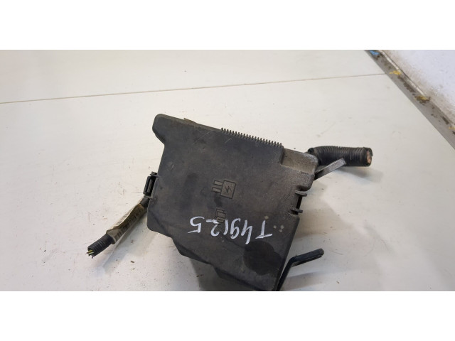 Блок предохранителей Ford B-Max AE8T14A003AA