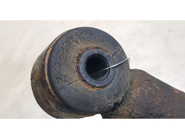 Стойка амортизатора Mitsubishi Colt 1996-2004 MR244447, MB871085 1.3 бензин