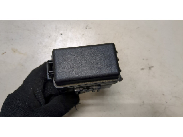 Блок реле Toyota 4 Runner 2003-2009 4.7