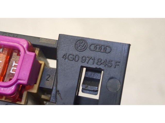 Блок предохранителей Audi A7 2010-2014 8K0941824D