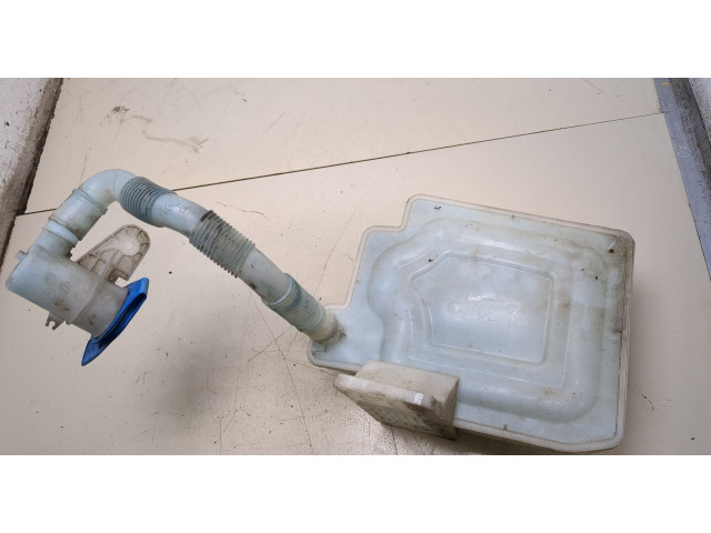 Бачок омывателя  Volkswagen Golf 5 2003-2009    