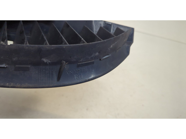 Решетка радиатора Mitsubishi Colt 2002-2012