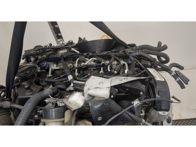 Форсунка топливная  Skoda SuperB 2015-    04L130277AC     