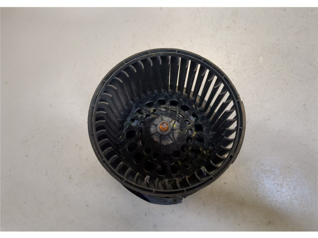 Моторчик печки Dacia Sandero 2012- 272102798R 272102798R