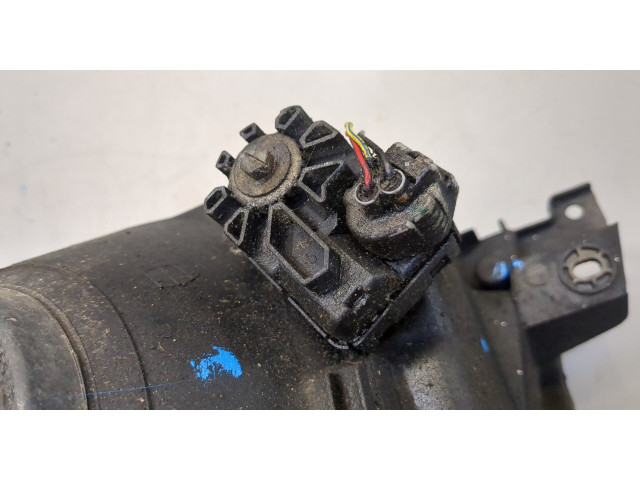 Фара передняя Mitsubishi Pajero / Montero 2000-2006 правая