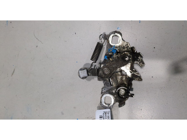 Замок капота Peugeot 2008 2013-2016