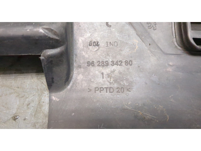 Решетка радиатора  Peugeot 206          