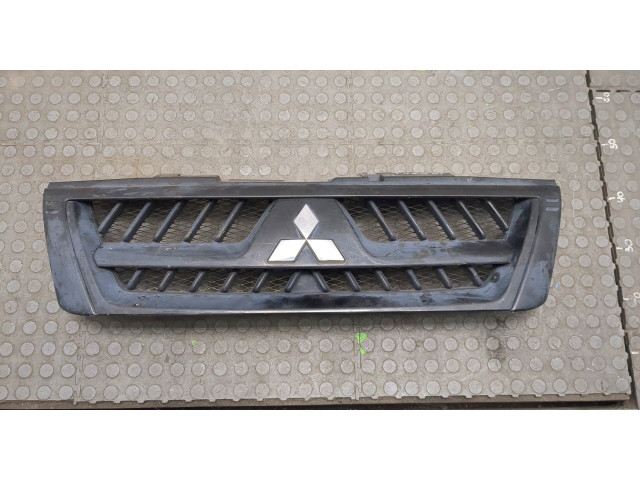 Решетка радиатора Mitsubishi Pajero / Montero 2000-2006