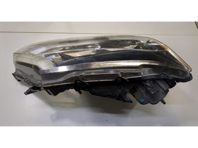 Фара передняя  Nissan Rogue 2014-2020 правая 