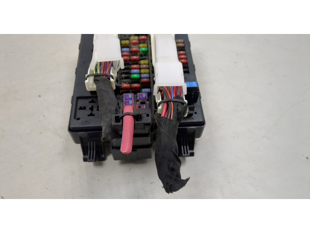 Блок предохранителей Cadillac XT5 2016-2019 84051359