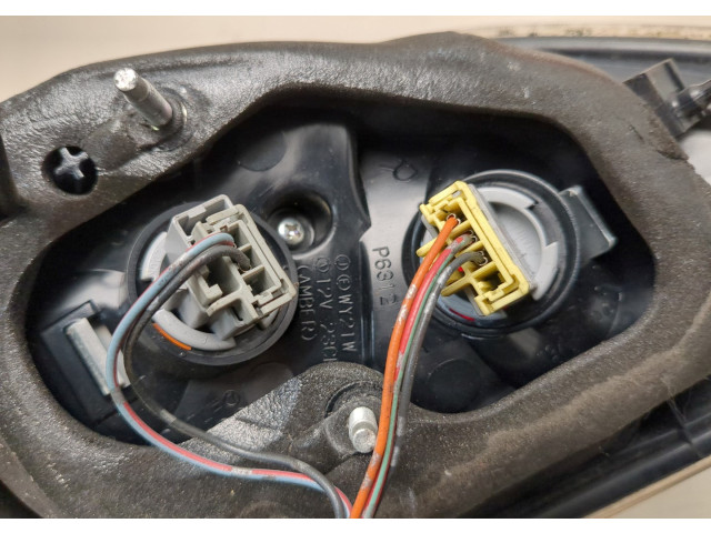 Задний фонарь