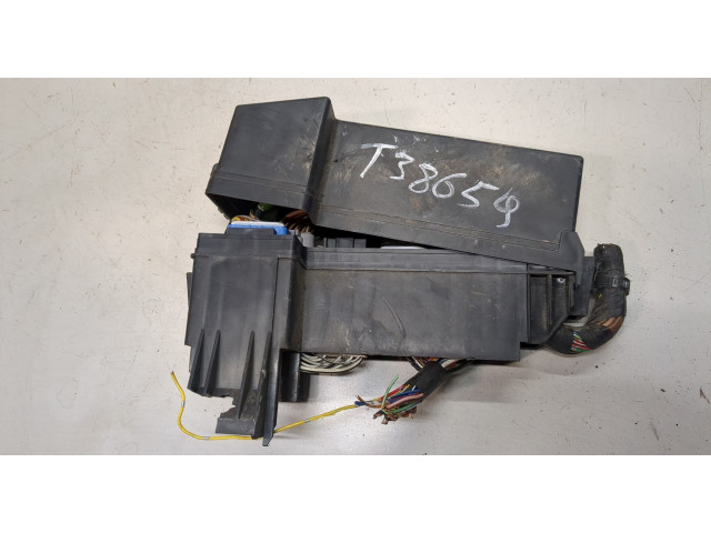 Блок предохранителей  Lexus IS 2005-2013          2.2