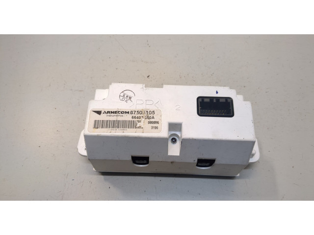 Дисплей бортового компьютера Mitsubishi Endeavor