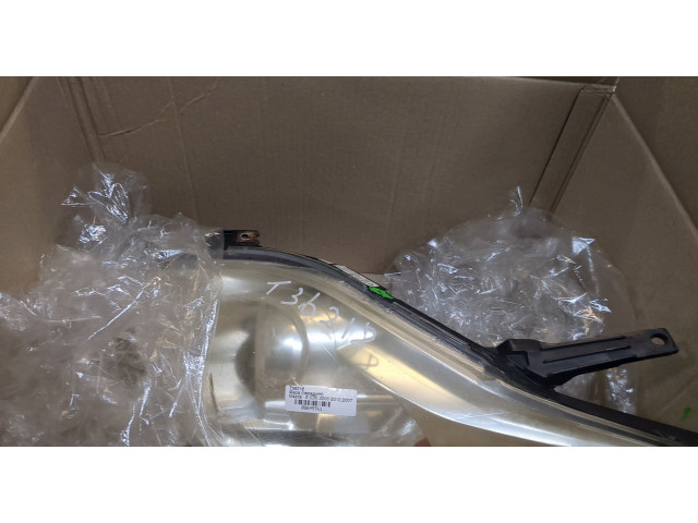 Фара передняя  Mazda 5 (CR) 2005-2010 левая 