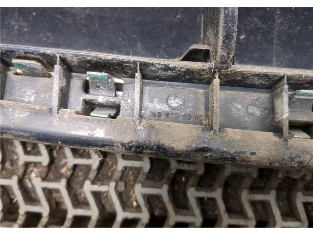 Решетка радиатора Mercedes A W169 2004-2012 1.5 A1698800083