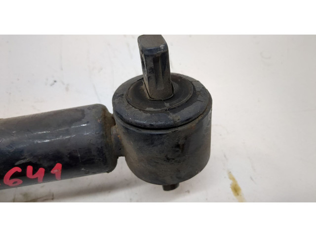 Стойка амортизатора  Chevrolet Tahoe 2006-2014      