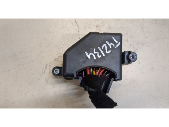 Блок предохранителей  Volkswagen Passat 6 2005-2010         