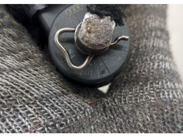 Форсунка топливная  Audi A8 (D3) 2002-2010    057130277M, 057130855     