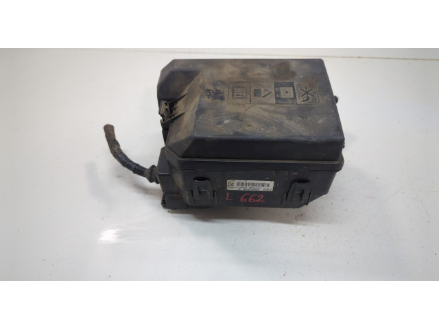 Блок предохранителей  Chevrolet Trailblazer 2019-      42823943   